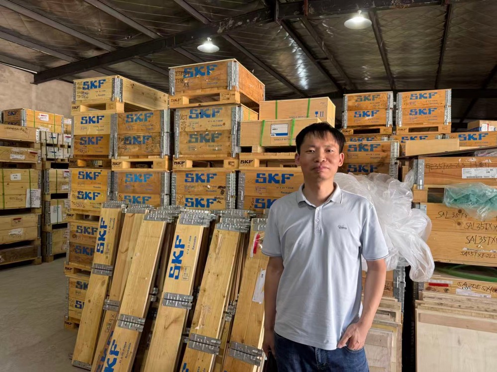 Cliente procurando rolamentos SKF
